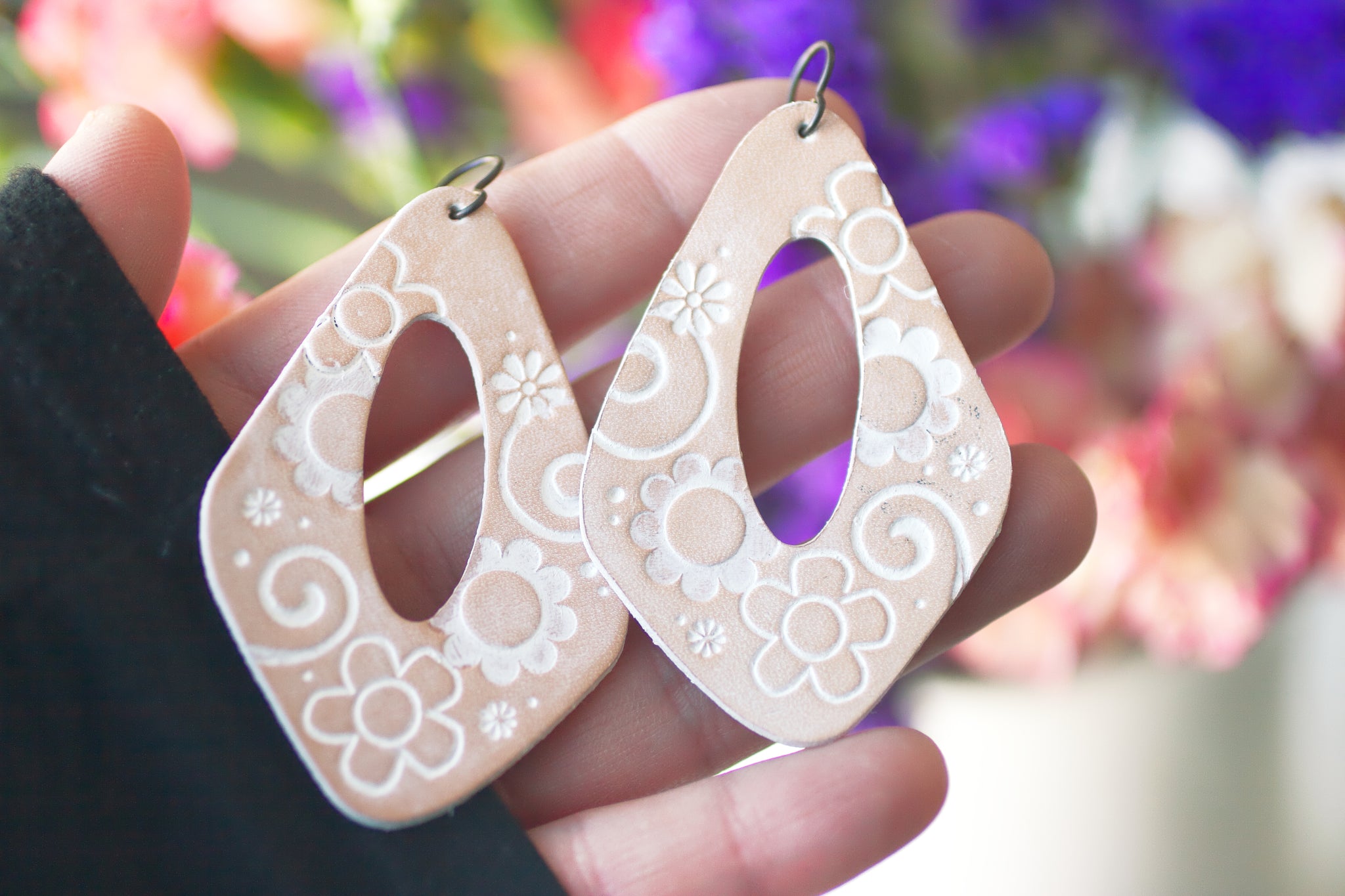 Mod Daisy White Leather Earrings