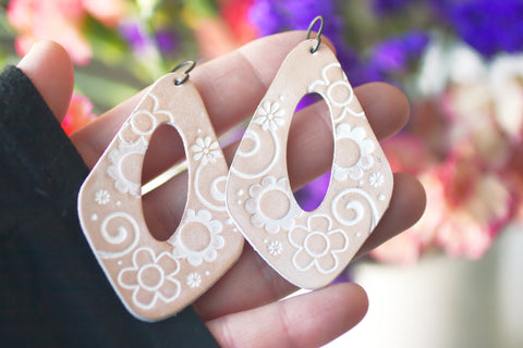 Mod Daisy White Leather Earrings