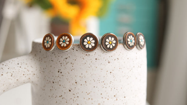 Daisy Leather Posts