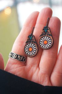Mini Daisy teardrops