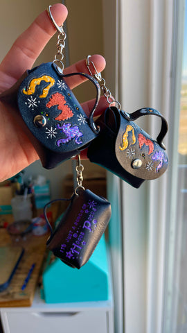 PREORDER Hocus Pocus - Sanderson Sisters - Mini Purse Key Chain in Black